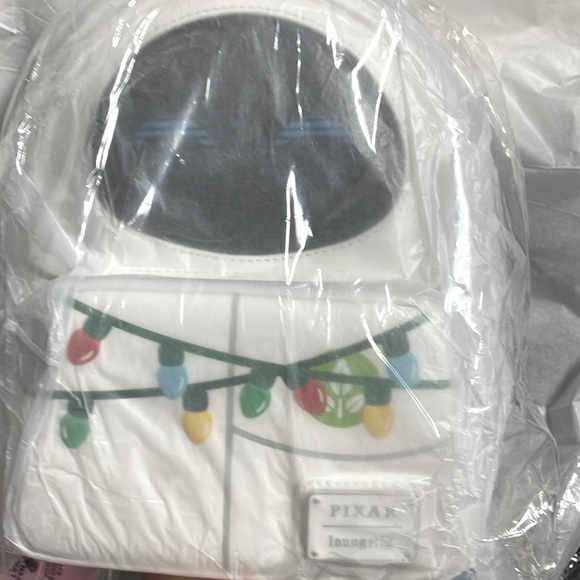 24HR DROP ⬇️ Loungefly Pixar Eve Christmas Lights lenticular backpack - Picture 1 of 2